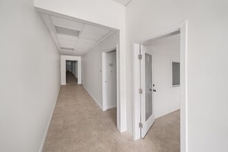 1102-1192 W Kemper Rd, Cincinnati, OH for lease Interior Photo- Image 1 of 10