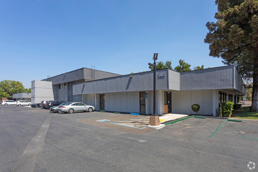 54035405 N Pershing Ave, Stockton, CA 95207