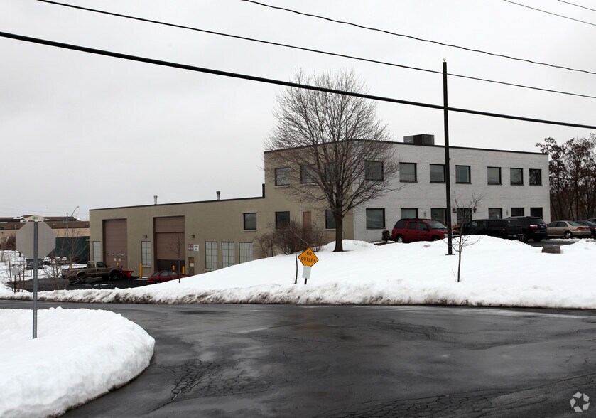 6519 Towpath Rd, East Syracuse, NY for sale - Primary Photo - Image 1 of 1