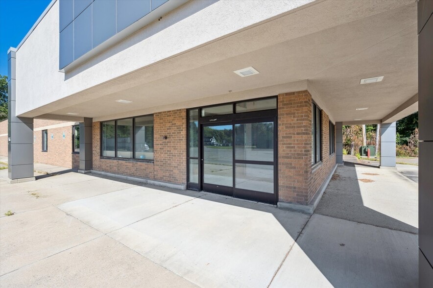 2715 Wilmington Rd, New Castle, PA for lease - Building Photo - Image 2 of 12