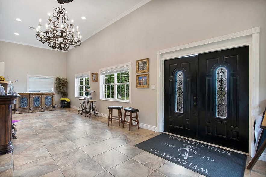 37143 Clinton Ave, Dade City, FL for sale - Interior Photo - Image 3 of 20