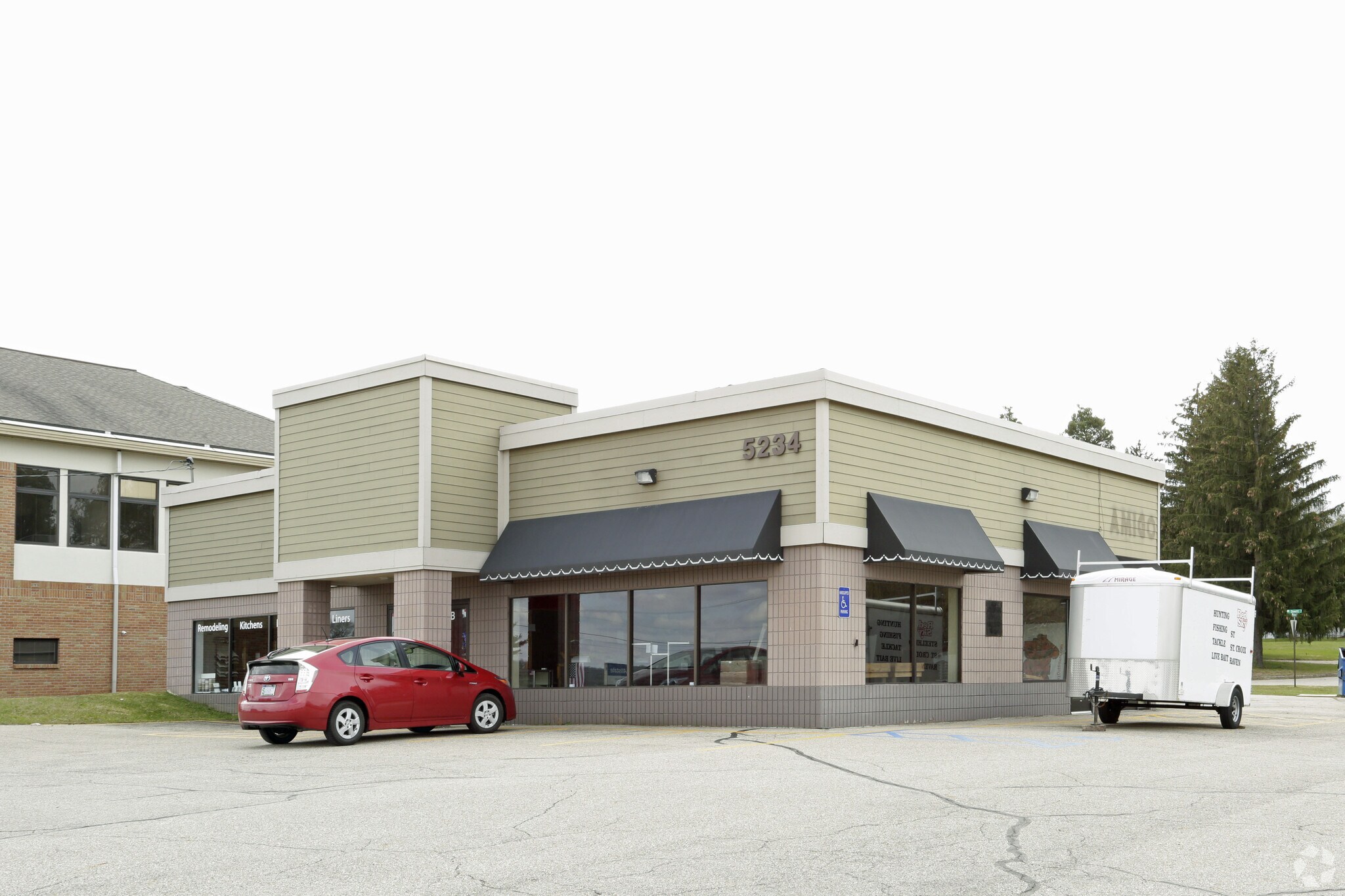 5234 Plainfield Ave NE, Grand Rapids, MI for sale Primary Photo- Image 1 of 1