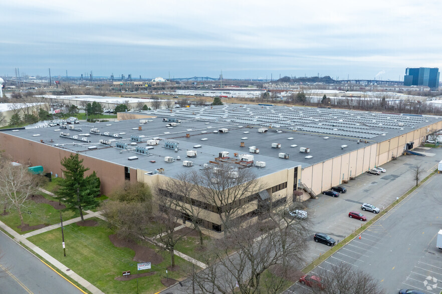 77-79 Metro Way, Secaucus, NJ for lease - Building Photo - Image 2 of 4