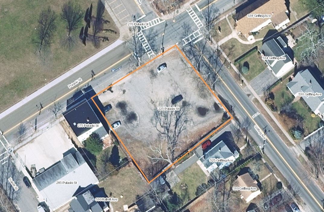 225 Pulaski St, Riverhead, NY for sale Primary Photo- Image 1 of 1