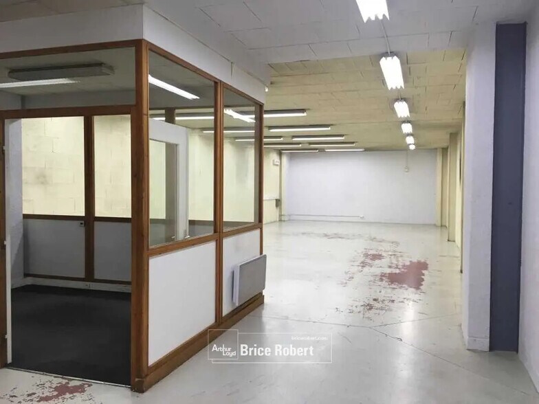 Office in Vénissieux for lease - Interior Photo - Image 3 of 5