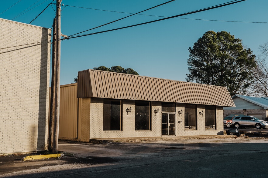 603 Pilgrim Ave, Muscle Shoals, AL for sale - Primary Photo - Image 1 of 19