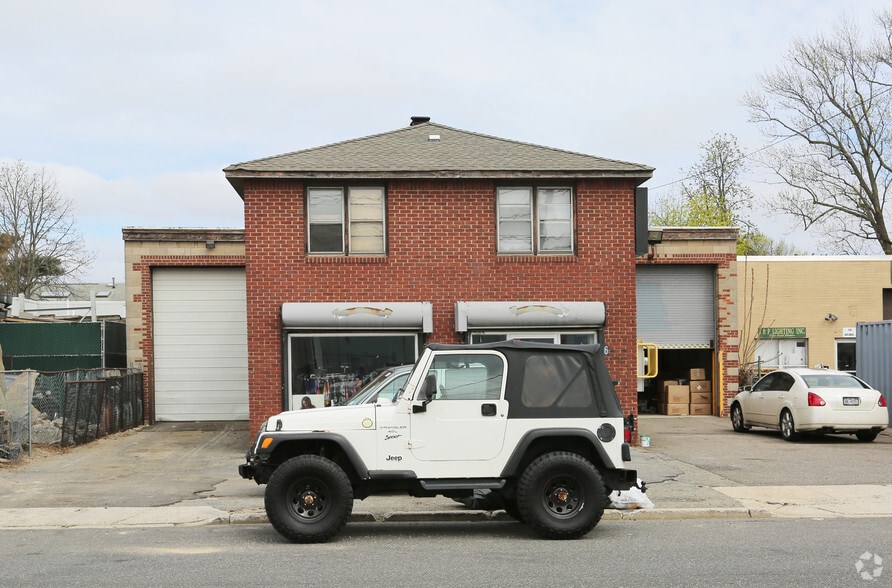 6 Midland Ave, Hicksville, NY for sale - Primary Photo - Image 1 of 1