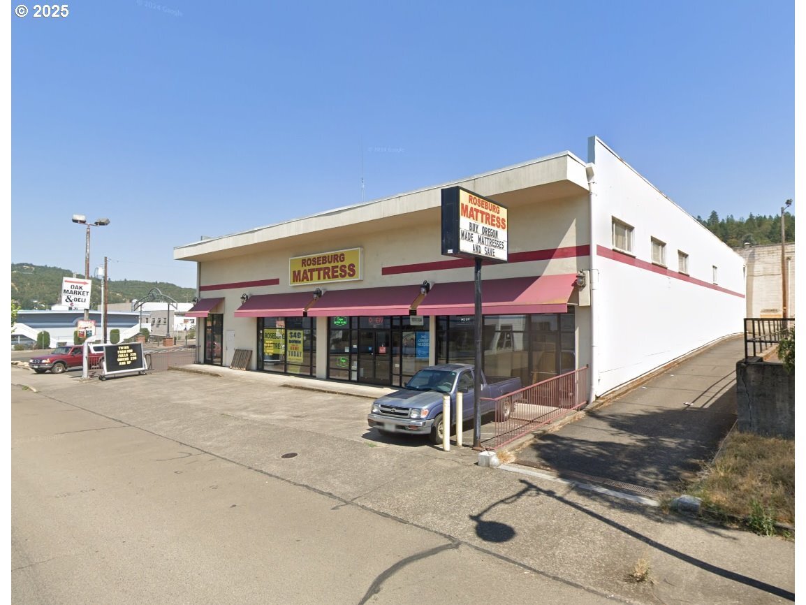 635 SE Stephens St, Roseburg, OR for lease Building Photo- Image 1 of 3