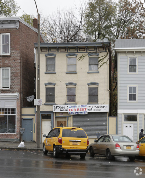 212 Broadway, Newburgh, NY for lease - Primary Photo - Image 1 of 2