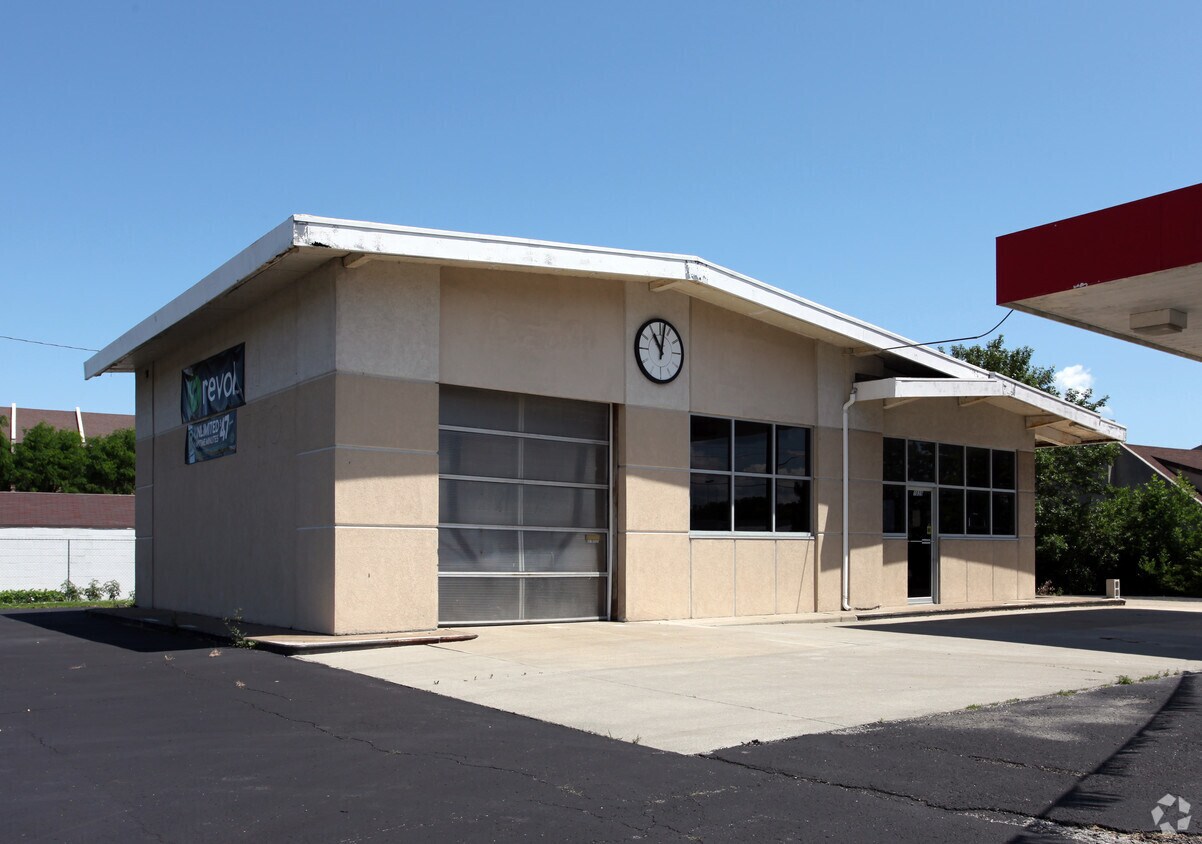 1829 E Perry St, Port Clinton, OH 43452 1.45 Acre Restaurant