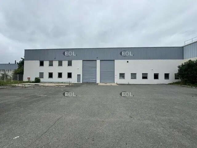 Vente Local d'activités 1 664 m² - Photo 1