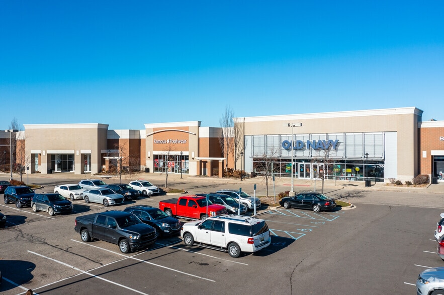 47142-47330 Michigan Ave, Canton, MI for lease - Building Photo - Image 3 of 8