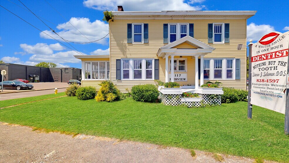 117 Fairview Ave, Hudson, NY for sale - Building Photo - Image 1 of 1