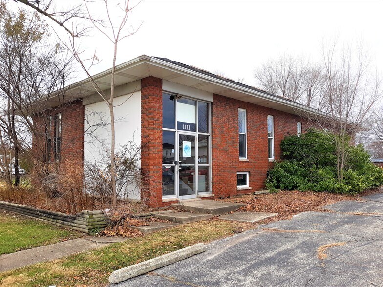 1111 S 8th St, Springfield, IL 62703