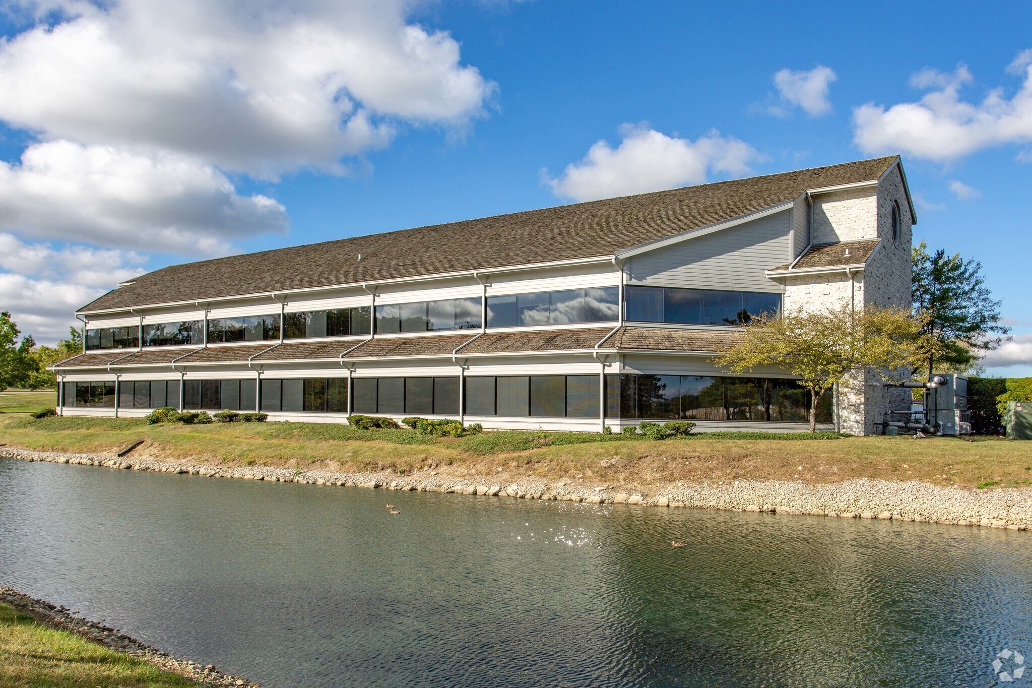 7333 Paragon Rd, Centerville, OH 45459 Normandy Lake Office Bldg