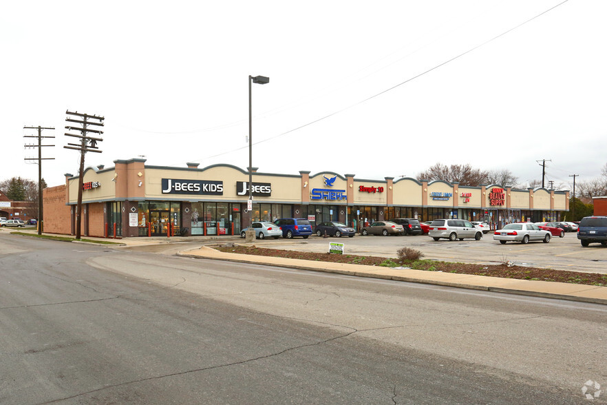 14111-14489 7 Mile Rd, Detroit, MI for lease - Primary Photo - Image 1 of 3