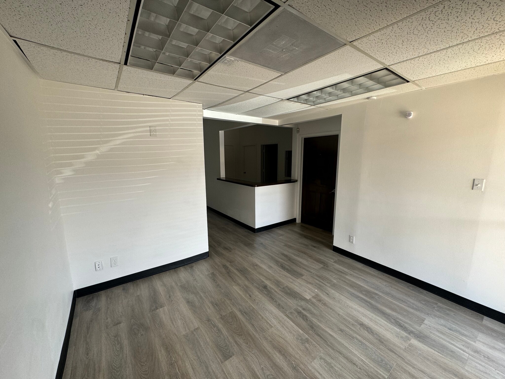 1225 E Corporate Dr, Arlington, TX for lease Interior Photo- Image 1 of 7