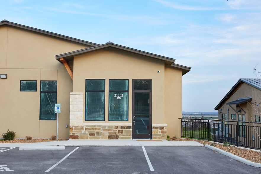 21202 Market Rdg, San Antonio, TX for lease - Building Photo - Image 3 of 16