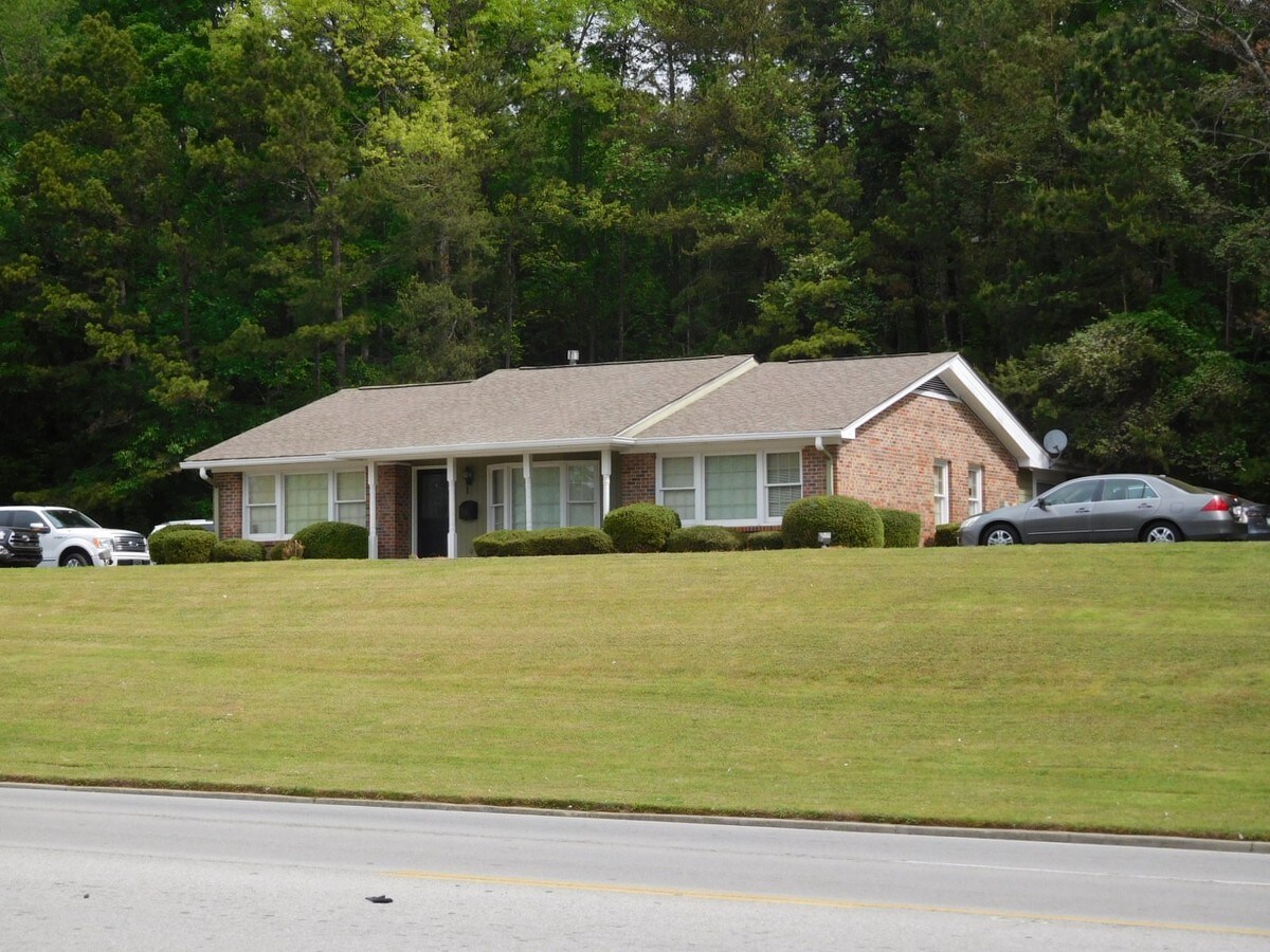 2390 Thompson Bridge Rd, Gainesville, GA 30501