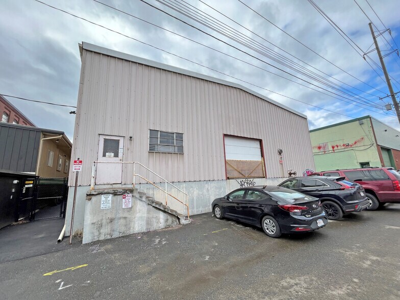 28 Appleton St, Holyoke, MA for sale - Building Photo - Image 1 of 1