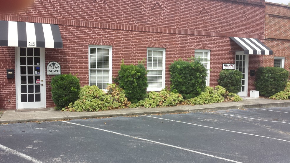 205-221 Pickens St, Columbia, SC for lease - Building Photo - Image 3 of 6