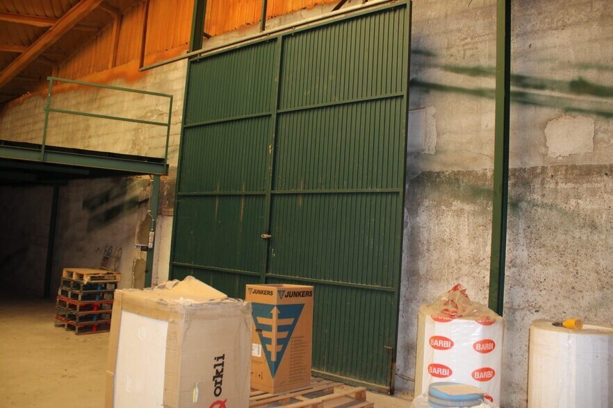 Industrial in Cáceres for sale - Building Photo - Image 3 of 17