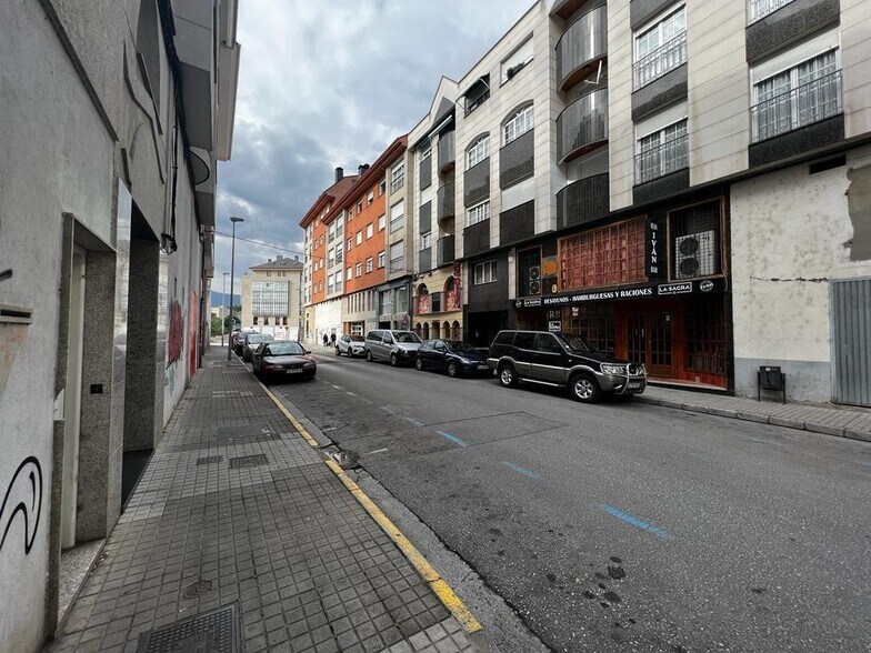 Retail in Ponferrada for sale - Building Photo - Image 2 of 4