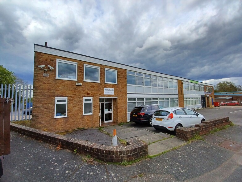 Durkins Rd, East Grinstead for lease - Building Photo - Image 2 of 5