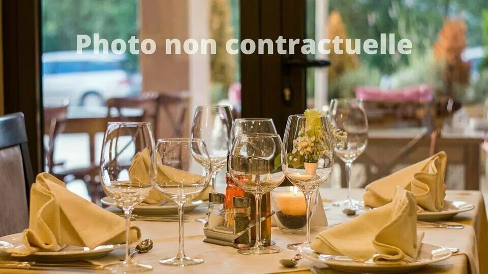 Retail in Reims for lease - Building Photo - Image 2 of 3