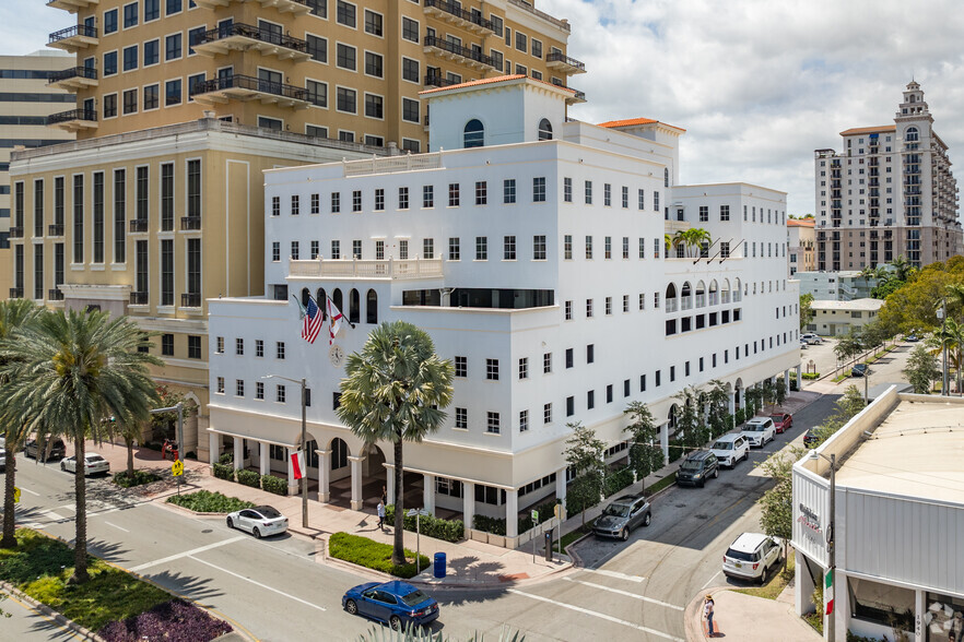 2000 Ponce de Leon Blvd, Coral Gables, FL for lease - Primary Photo - Image 1 of 5