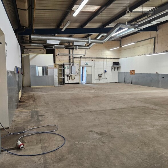 5 Crompton Rd, Glenrothes for lease - Building Photo - Image 2 of 12