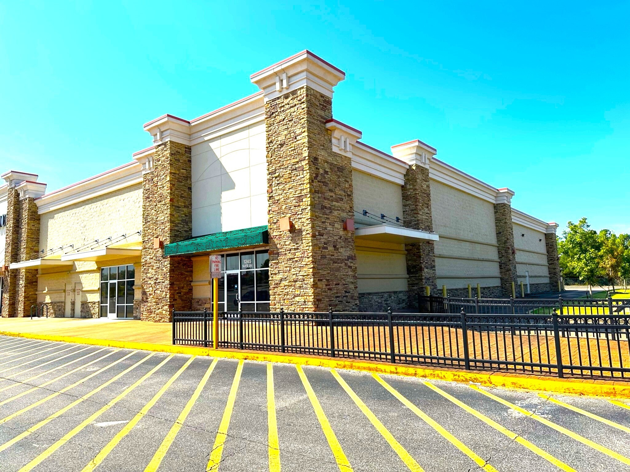 1245 Germantown Pky, Cordova, TN for lease Interior Photo- Image 1 of 5