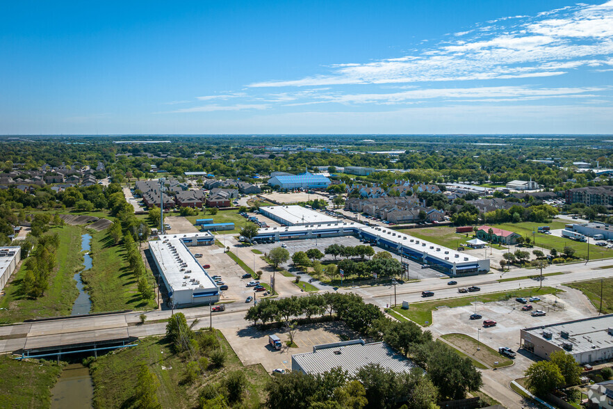 12515-12520 Fondren Rd, Houston, TX for lease - Building Photo - Image 1 of 12