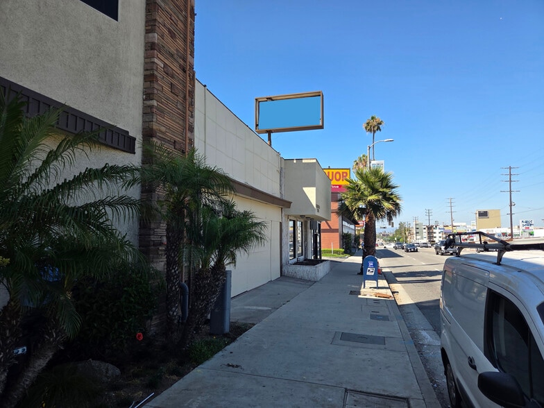 6840-6854 La Tijera Blvd, Los Angeles, CA for lease - Building Photo - Image 3 of 3