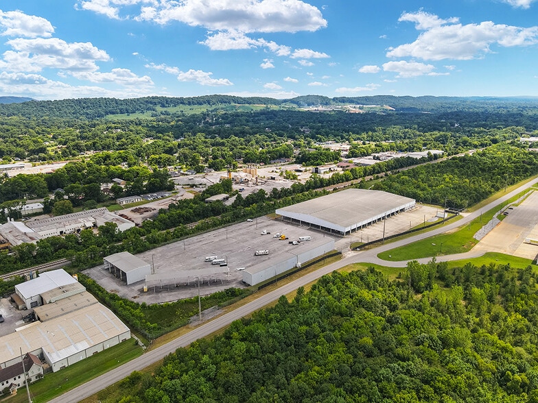 1523 Midfield Industrial Blvd, Birmingham, AL for lease - Building Photo - Image 1 of 25