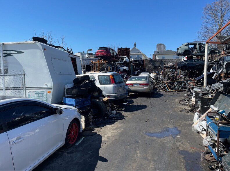 10421 Merrick Blvd, Jamaica, NY for lease - Building Photo - Image 2 of 5