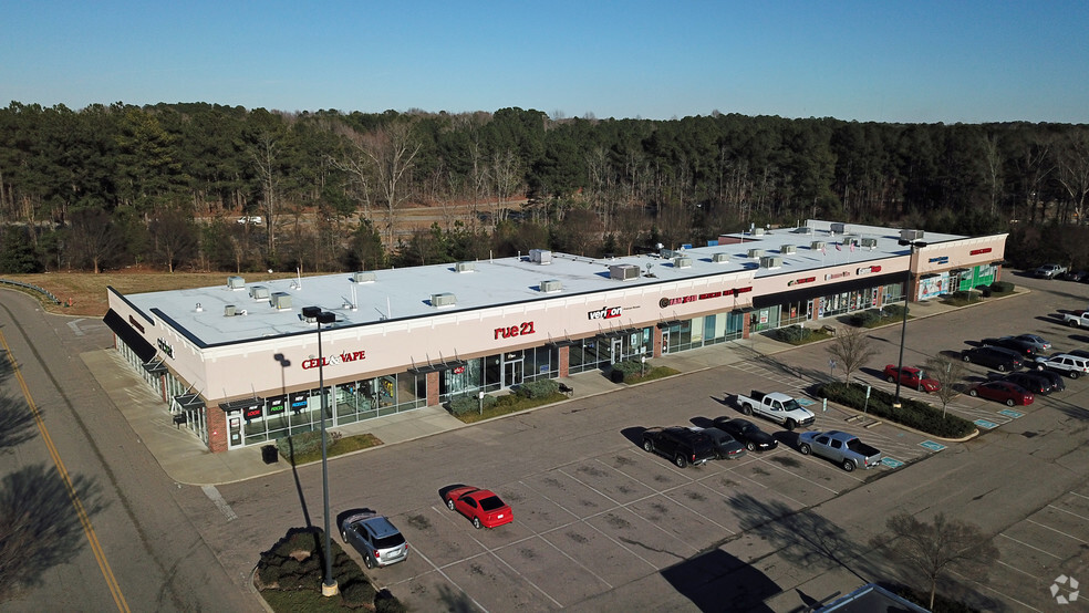 877 E Gannon Ave, Zebulon, NC for lease - Building Photo - Image 2 of 8