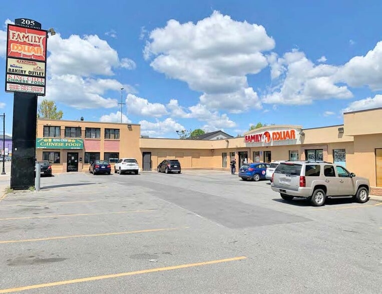 205 Chandler St, Worcester, MA for sale - Building Photo - Image 1 of 1