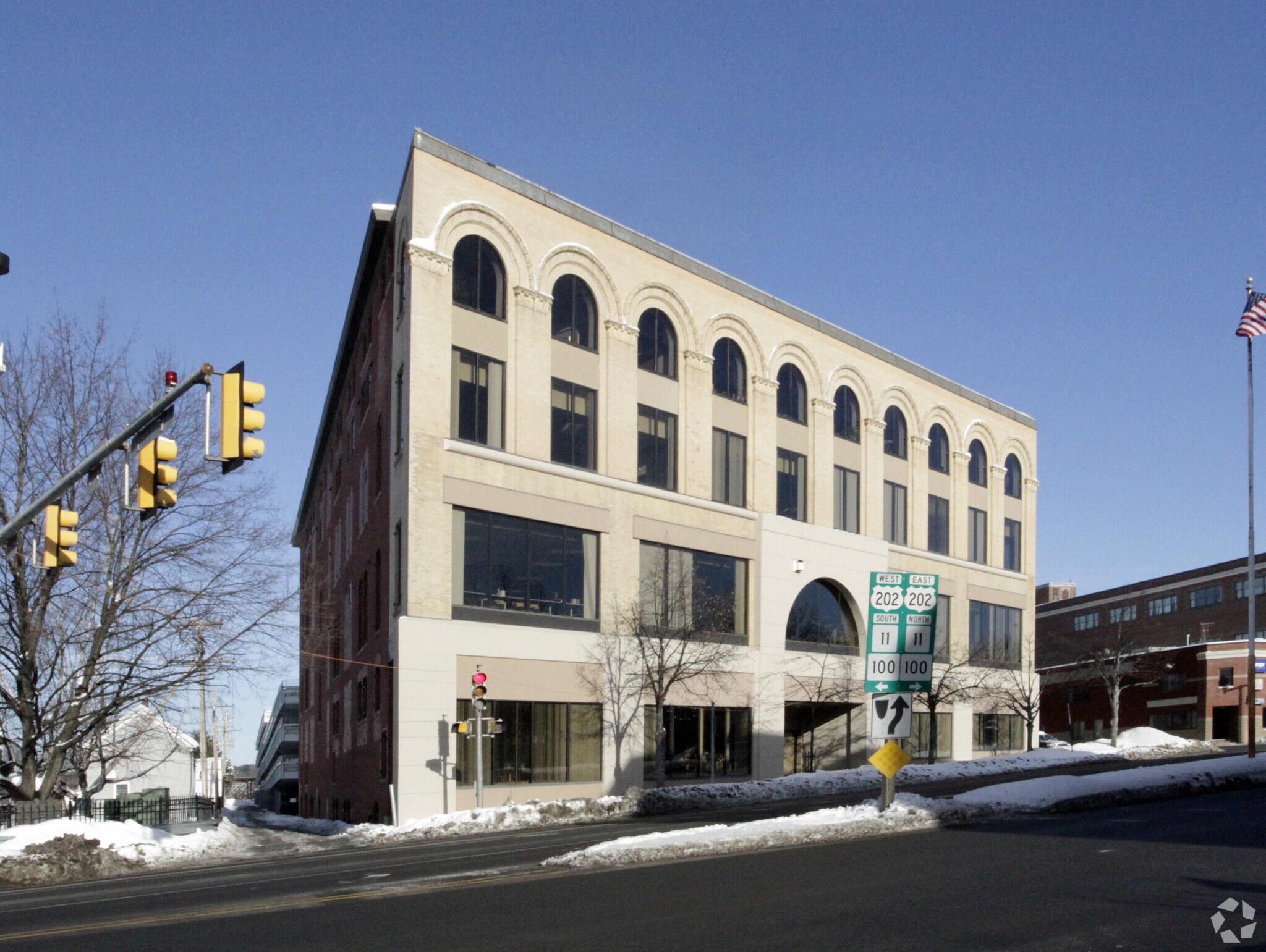 184 Main St, Lewiston, ME 04240 184 Main St