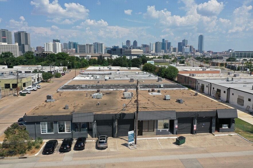 1220 Manufacturing St, Dallas, TX for lease - Building Photo - Image 3 of 3