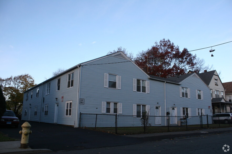 273 Colorado Ave, Bridgeport, CT for sale - Primary Photo - Image 1 of 2