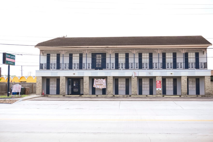 Everhart & Avalon portfolio of 4 properties for sale on LoopNet.com - Building Photo - Image 3 of 8