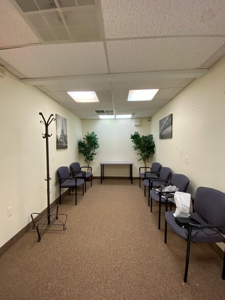 4255 US Highway 9, Freehold, NJ for lease - Interior Photo - Image 2 of 8