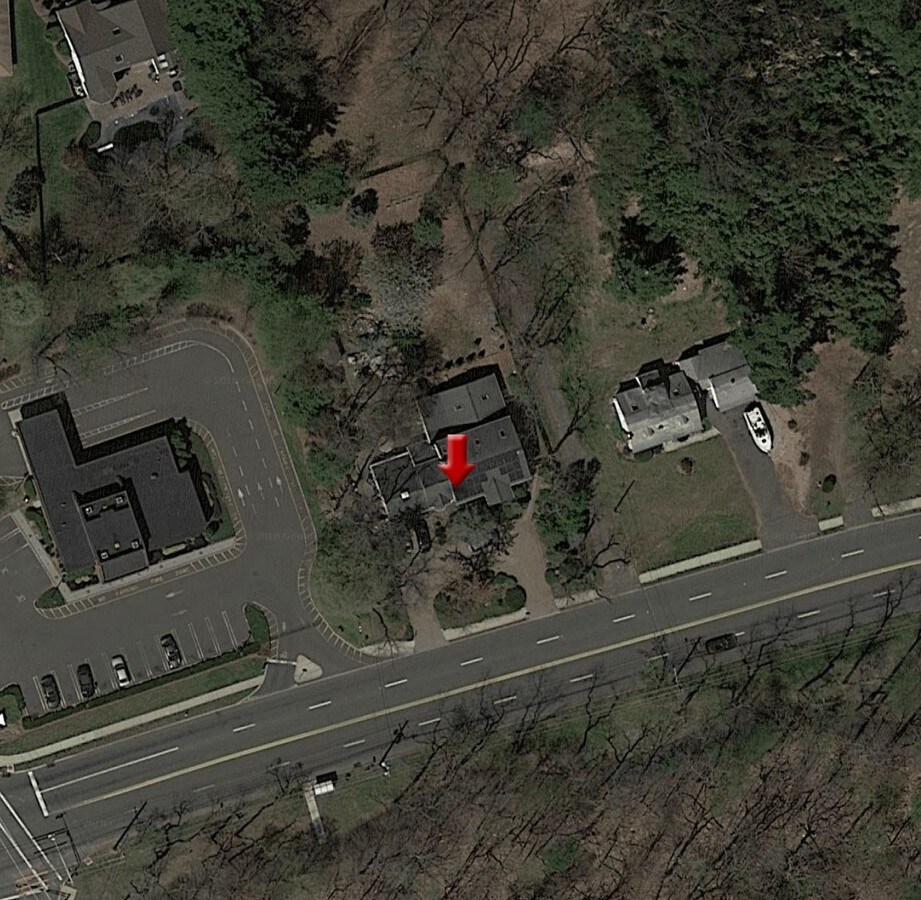 4121 Dunkerhook Rd, Fair Lawn, NJ 07410