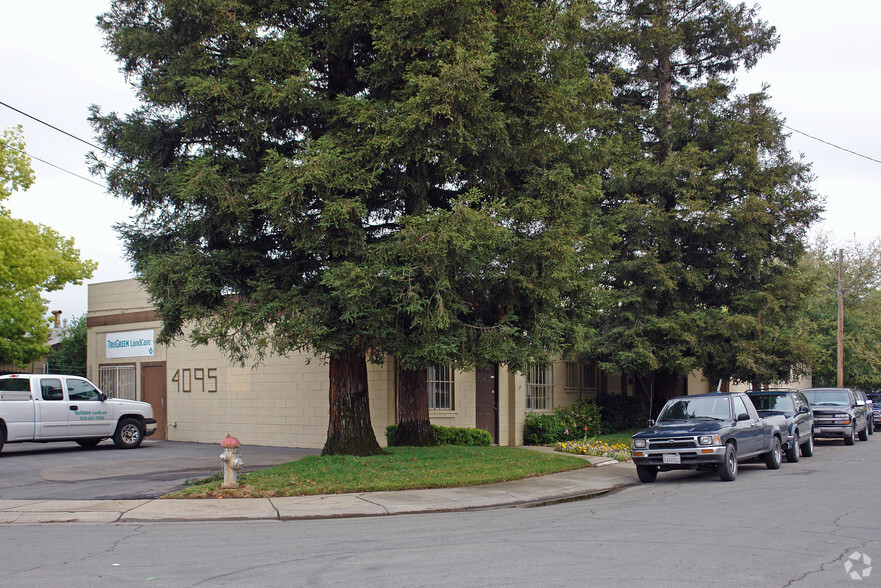 4095 Deeble St, Sacramento, CA for lease - Building Photo - Image 2 of 5