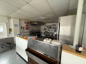 2259 Hamilton Ave, Willow Grove, PA for lease Interior Photo- Image 2 of 3