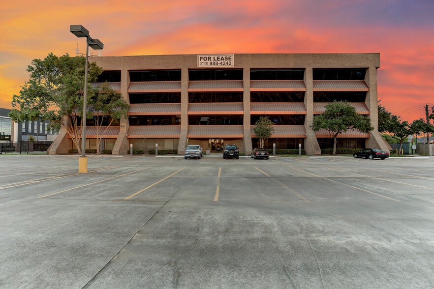 8200 Wednesbury Ln, Houston, TX for lease - Building Photo - Image 1 of 19