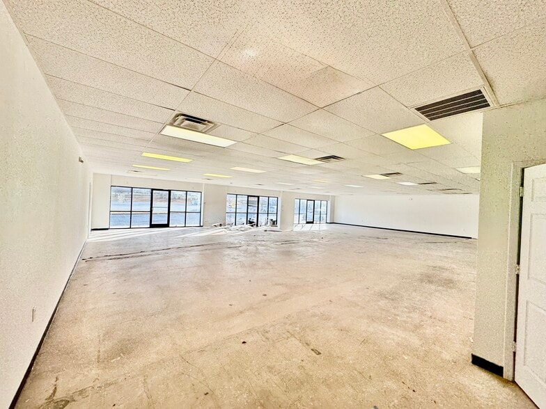 2806 Randleman Rd, Greensboro, NC for lease - Building Photo - Image 2 of 15