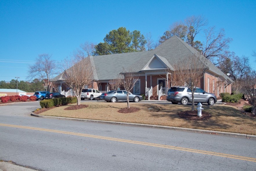 4046 Wetherburn Way, Peachtree Corners, GA for lease - Building Photo - Image 2 of 4