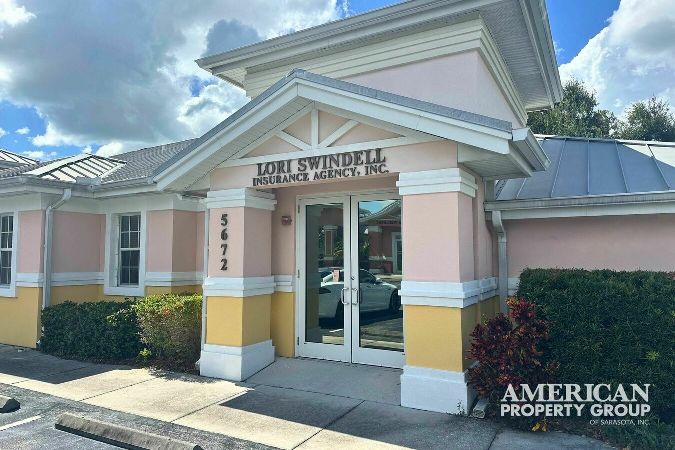 5672-5674 Marquesas Cir, Sarasota, FL 34233 - Unit 5672 -  - Interior Photo - Image 1 of 8